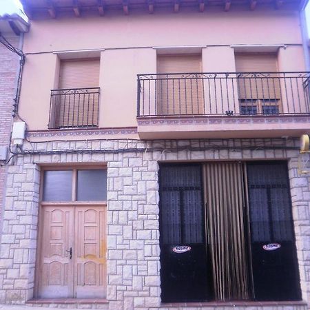 Bar Hostal Torralba De Los Sisones Bagian luar foto