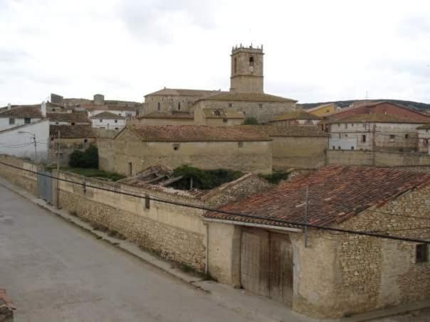 Bar Hostal Torralba De Los Sisones Bagian luar foto